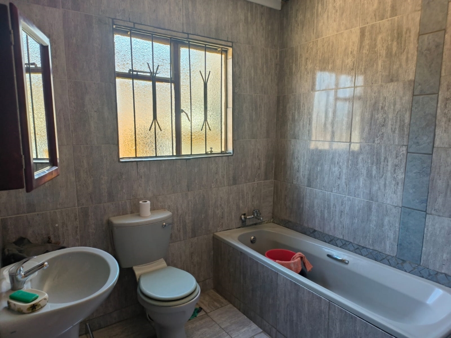 To Let 3 Bedroom Property for Rent in Jouberton North West